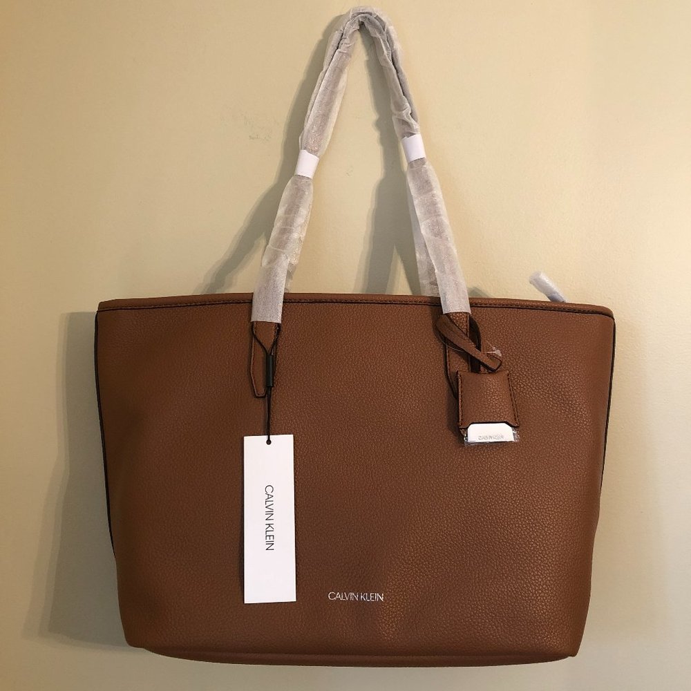 Women's Calvin Klein Goodyear Medium Tote Pebble